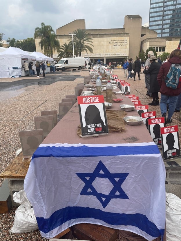 Empty Shabbat table display in Israel