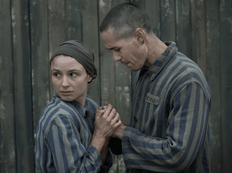 Female and male prisoners in Auschwitz