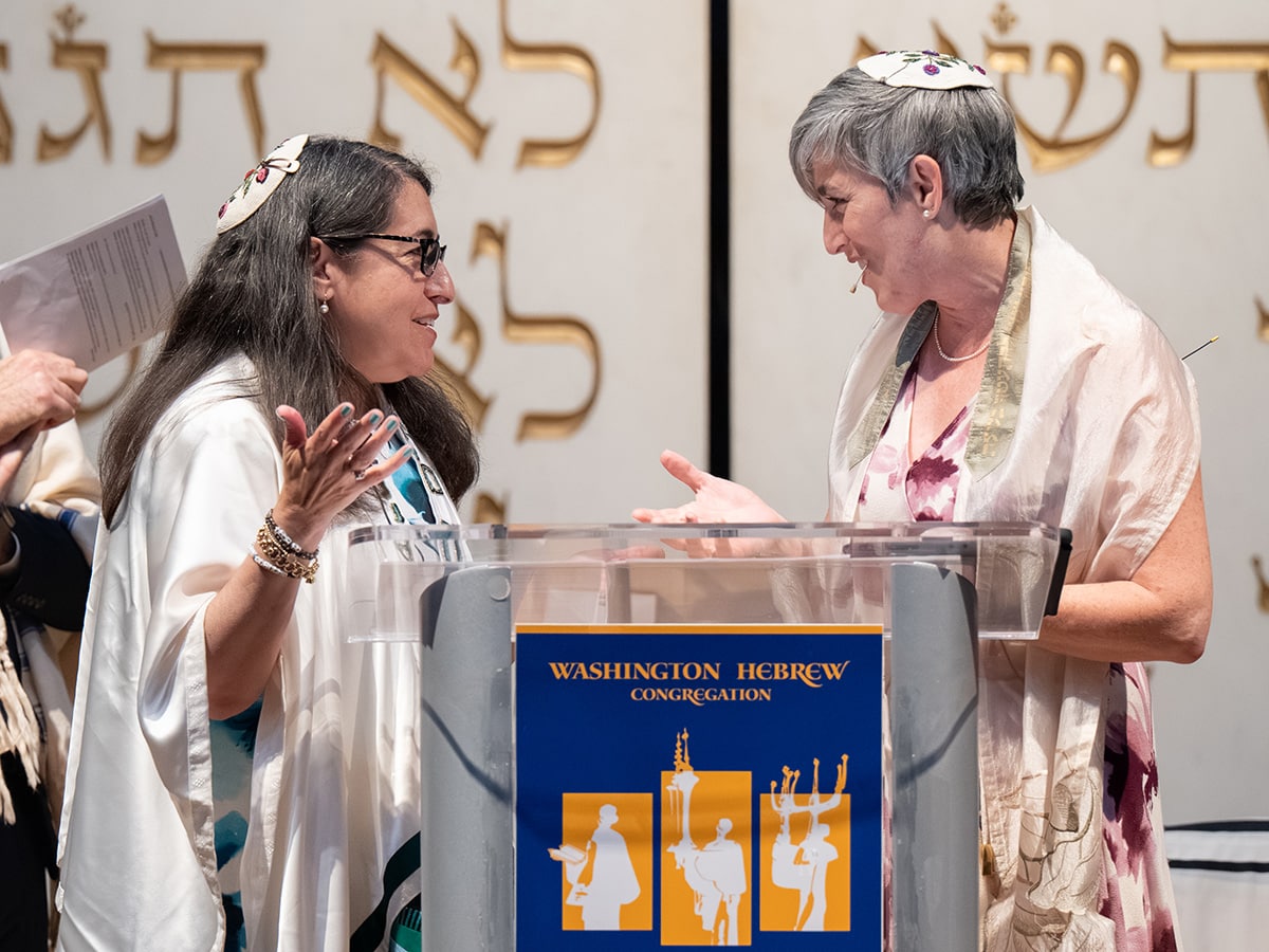Rabbi Shankman looks at Cantor Bortnick during their 25th anniversary Shabbat